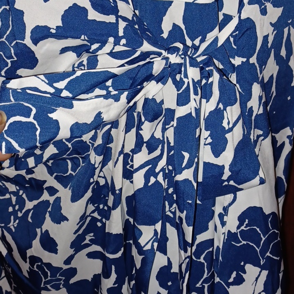 💙BLOOMCHIC BLUE FLORAL DRESS - Picture 2 of 5